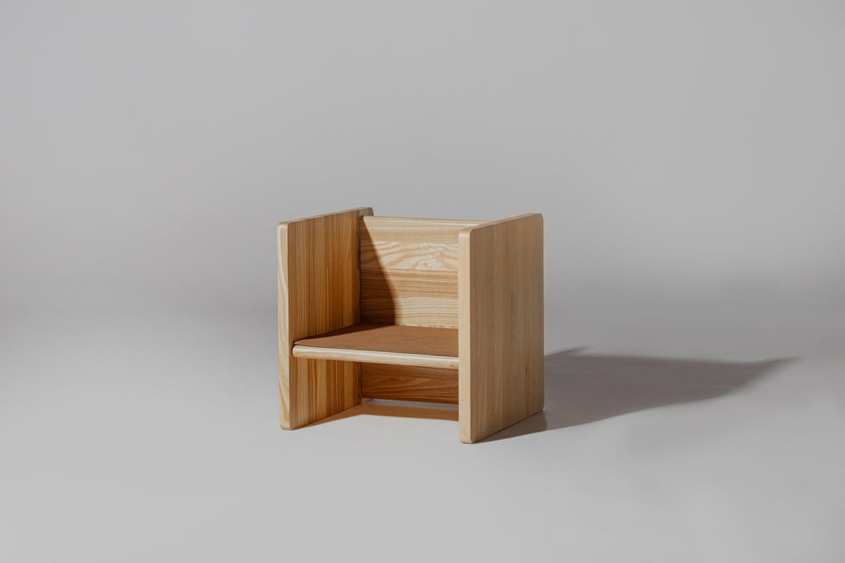 Delta in solid pine, side view
