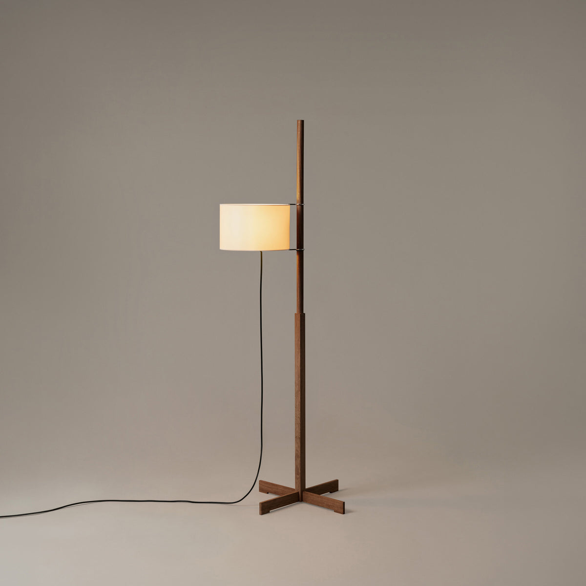 TMM floor lamp in walnut with a beige parchment shade
